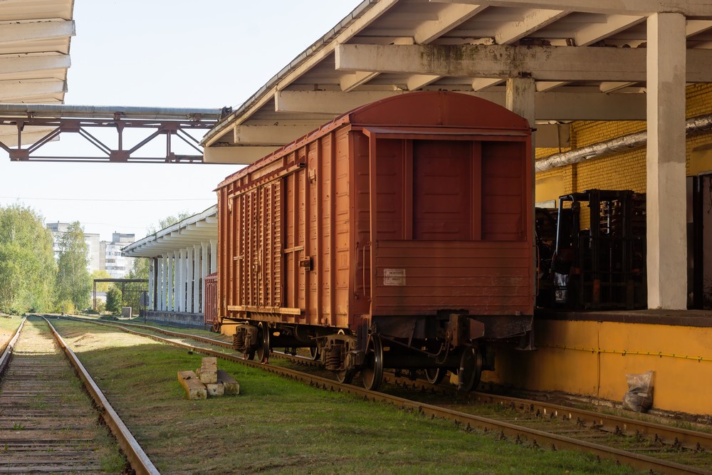 Storage of wagons on railway tracks